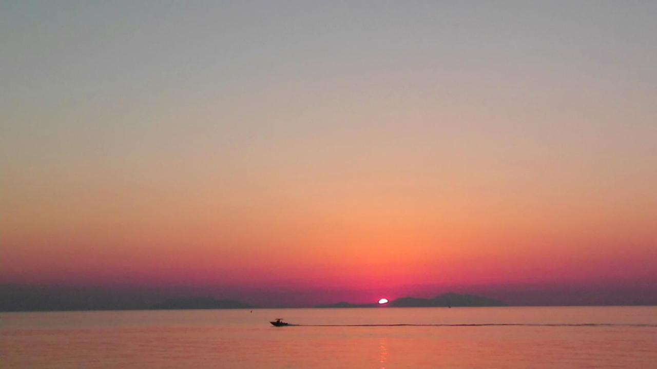 Appartamenti Vacanze Villa Meo Villafranca Tirrena Kültér fotó