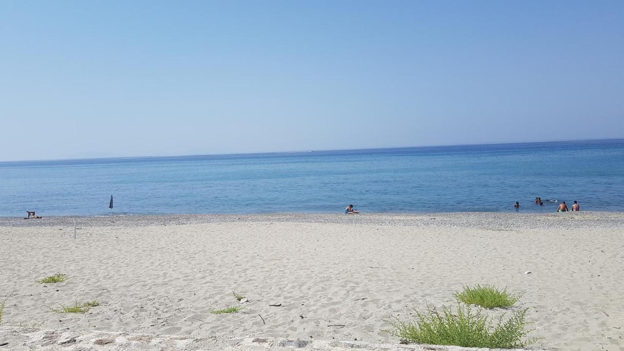 Appartamenti Vacanze Villa Meo Villafranca Tirrena Kültér fotó