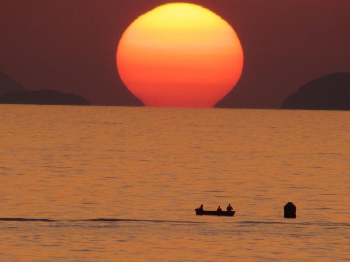 Appartamenti Vacanze Villa Meo Villafranca Tirrena Kültér fotó