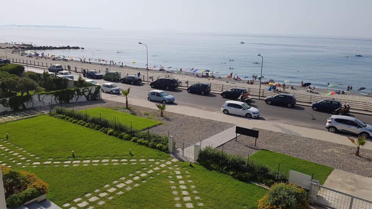 Appartamenti Vacanze Villa Meo Villafranca Tirrena Kültér fotó