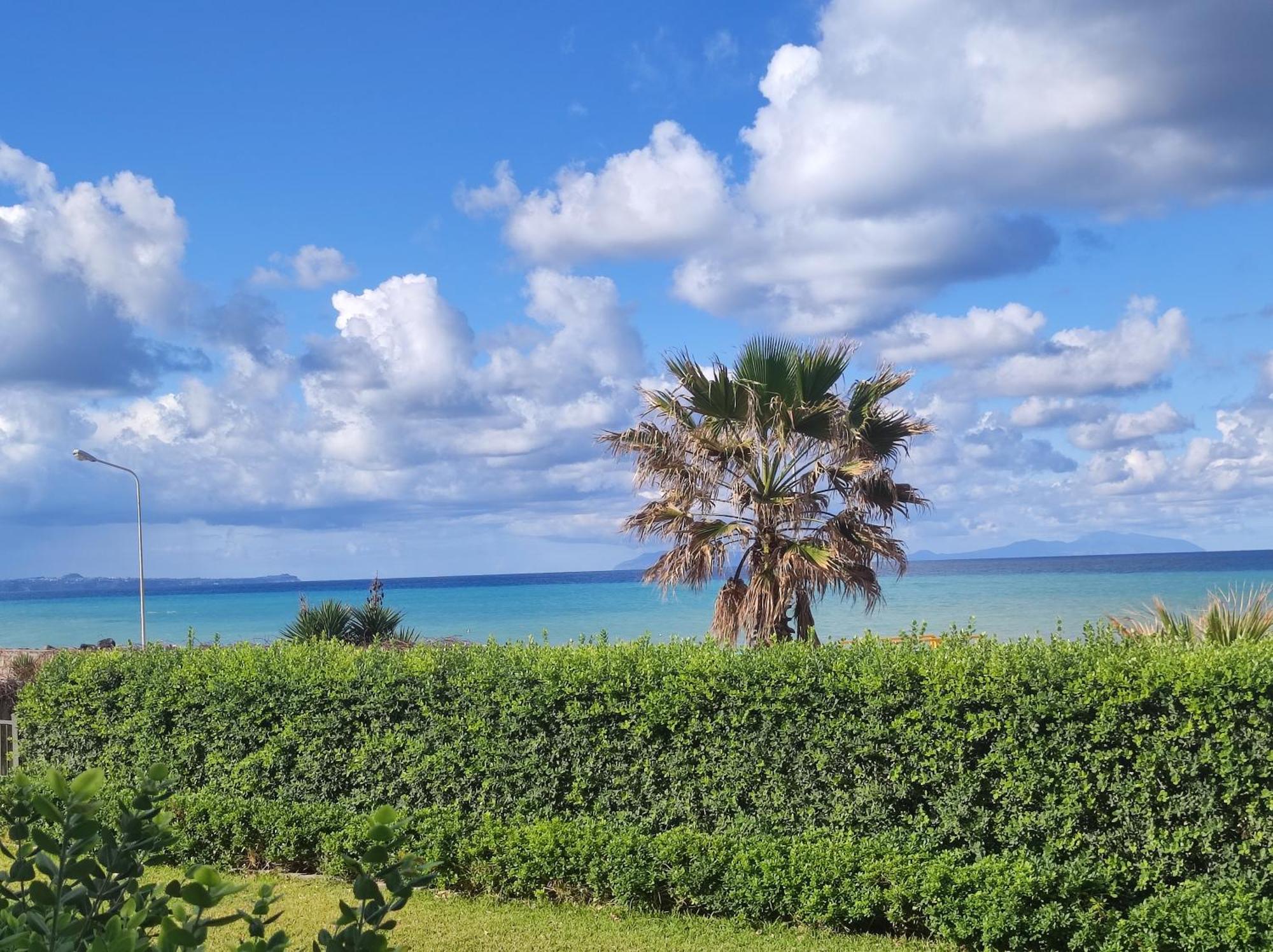 Appartamenti Vacanze Villa Meo Villafranca Tirrena Kültér fotó