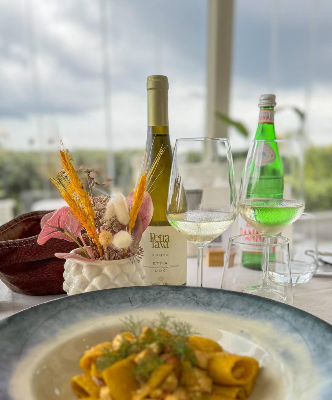 Appartamenti Vacanze Villa Meo Villafranca Tirrena Kültér fotó