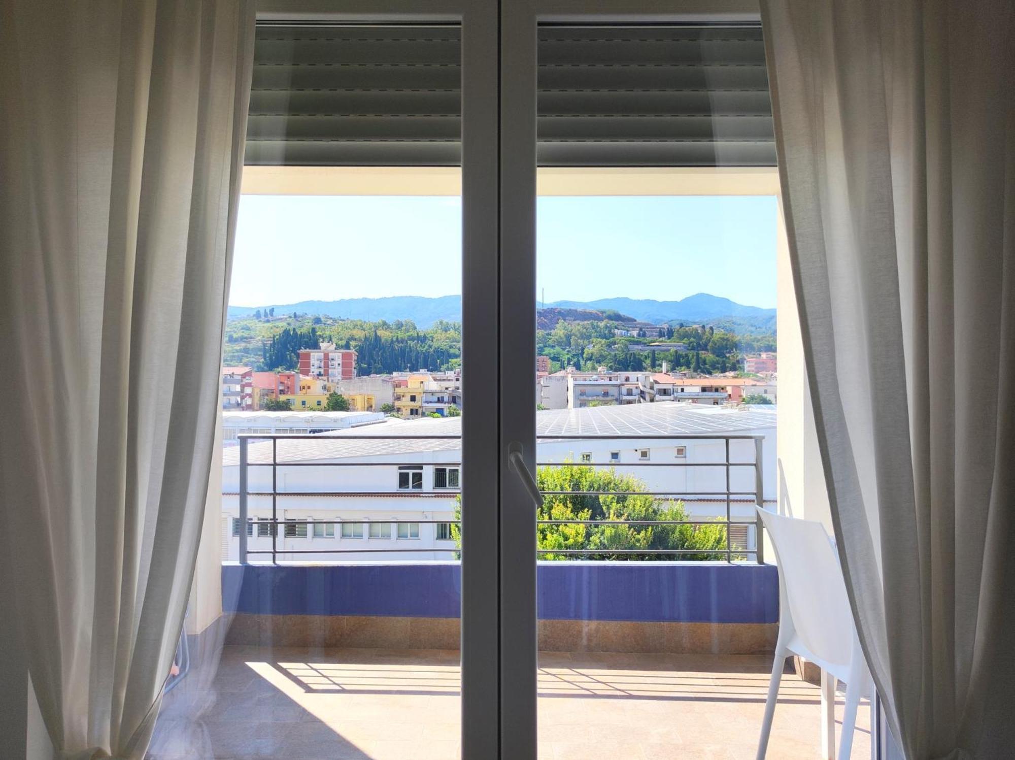 Appartamenti Vacanze Villa Meo Villafranca Tirrena Szoba fotó